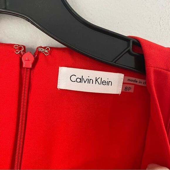 Calvin Klein Women's Textured Seam A Line V-Neck Red Midi Dress size 4P - Picture 3 of 3